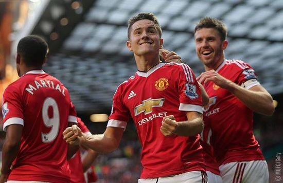 因为它背后 因为它背后